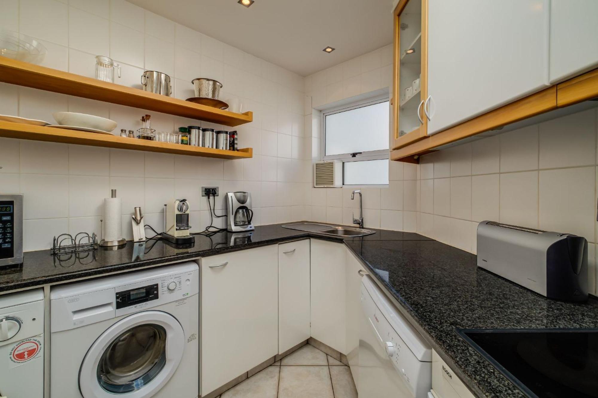 Camps Bay Terrace Penthouse * Cape Town